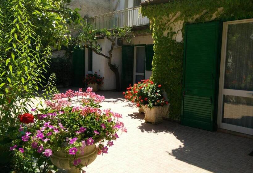 غرفة قياسية, Residenza Villa I Nidi