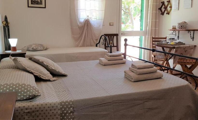 غرفة قياسية ثلاثية, Residenza Villa I Nidi