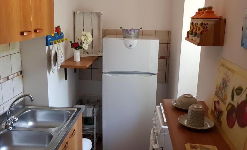 غرفة قياسية ثلاثية, Residenza Villa I Nidi