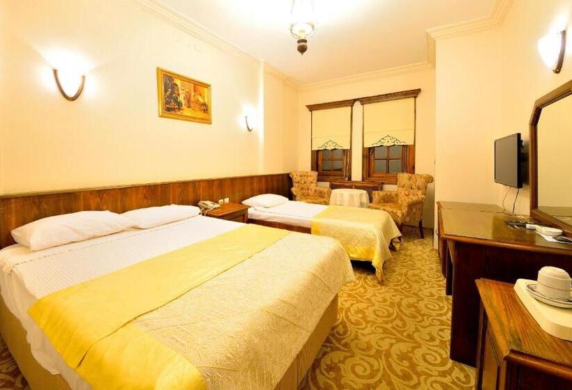 חדר סטנדרט לשלושה, Baglar Saray