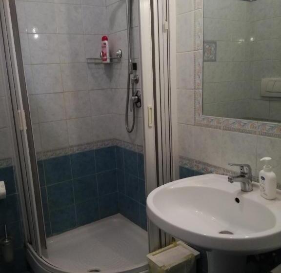 Quarto Estandar Individual Banheiro Compartilhado, Testa Gioacchino B&b
