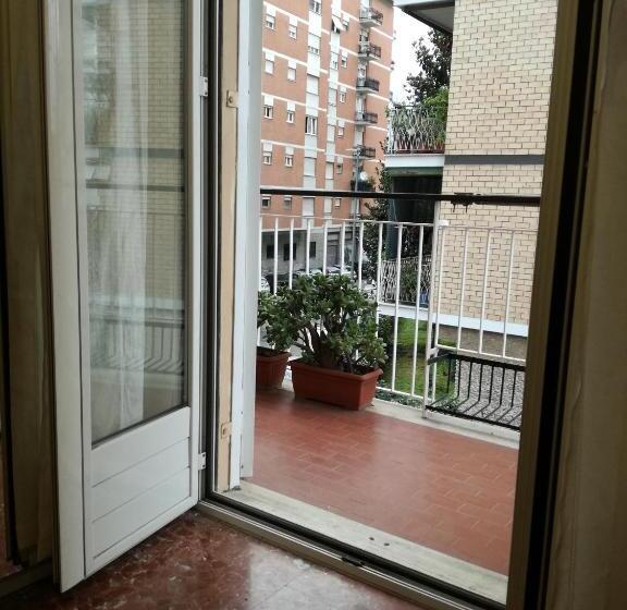 اتاق استاندارد یک تخته با سرویس بهداشتی مشترک, Testa Gioacchino B&b