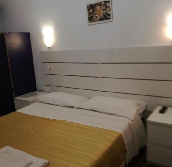 Quarto Basic Banheiro Compartilhado, Testa Gioacchino B&b