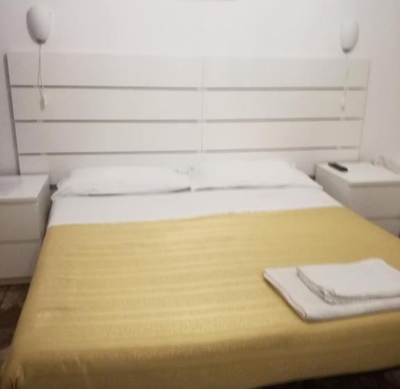 اتاق پایه با سرویس بهداشتی مشترک, Testa Gioacchino B&b