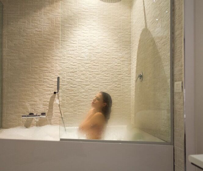 Номер Стандарт с Гидромассажем, Irooms Forum & Colosseum