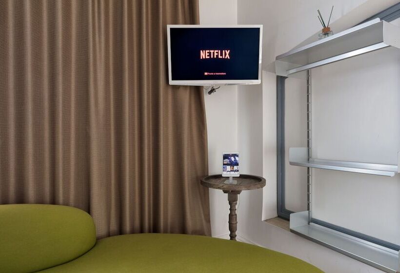 Номен Superior с Гидромассажем, Irooms Forum & Colosseum