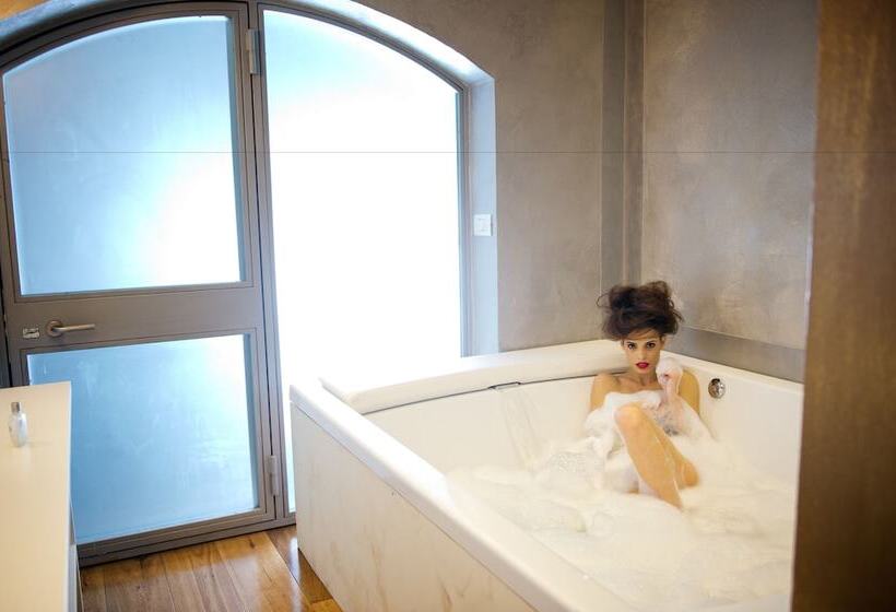 Люкс с гидромассажем, Irooms Forum & Colosseum