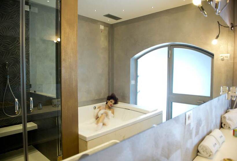 Люкс с гидромассажем, Irooms Forum & Colosseum