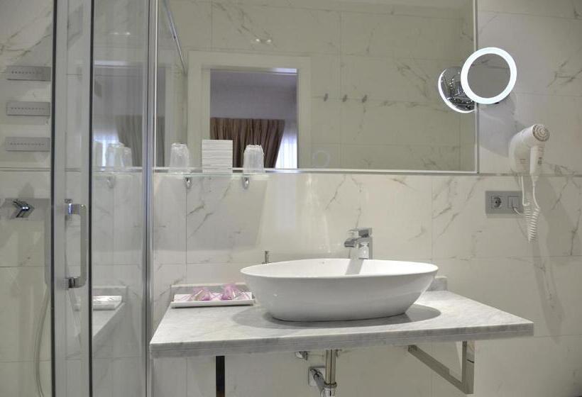 سوییت سوپریور, Hostal Alexis Madrid