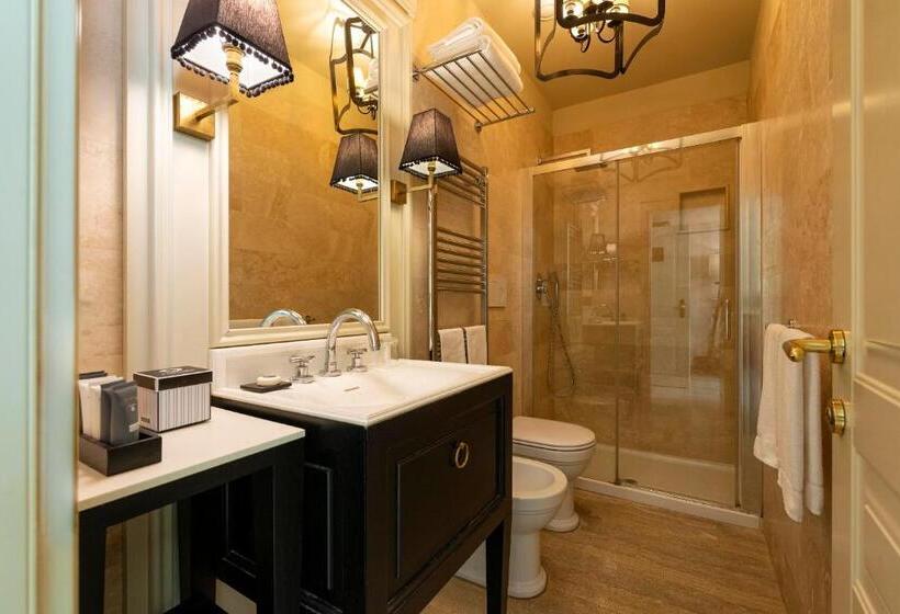 חדר משפתחתי סופריור, Profumo Maison Colosseo