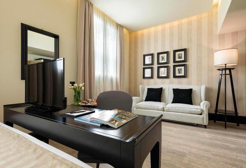 חדר משפתחתי סופריור, Profumo Maison Colosseo