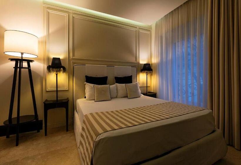 חדר בסיסי, Profumo Maison Colosseo