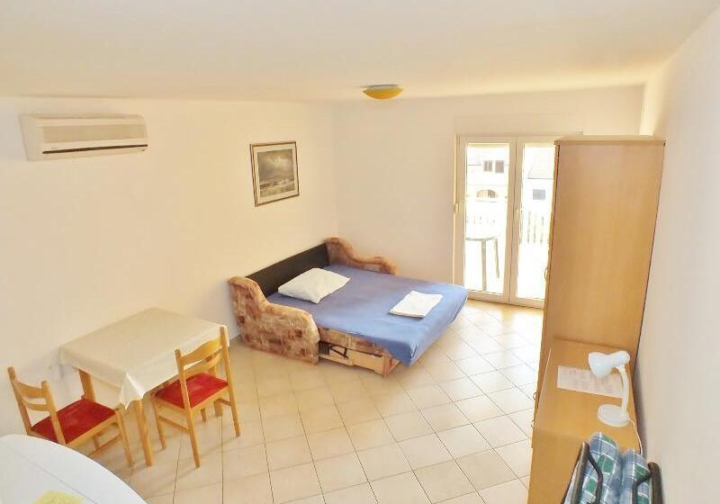 استودیوی استاندارد, Apartments Suhomont