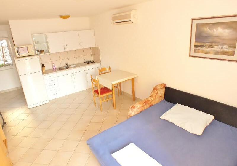 استودیوی استاندارد, Apartments Suhomont