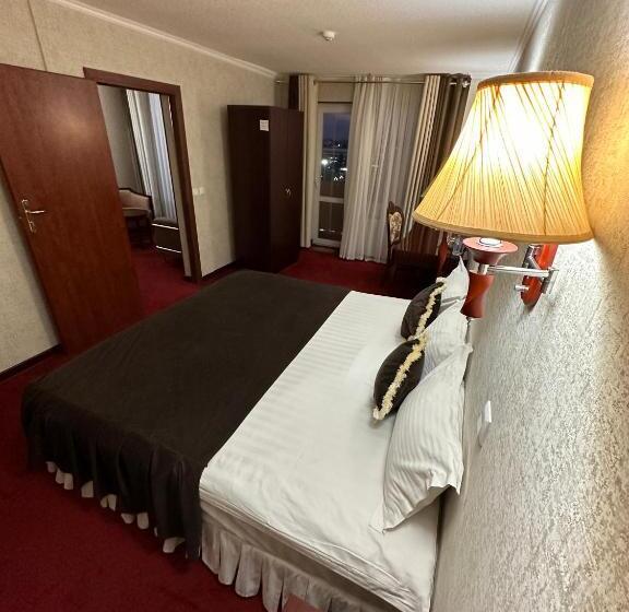 סוויטה, Grand Bukhara