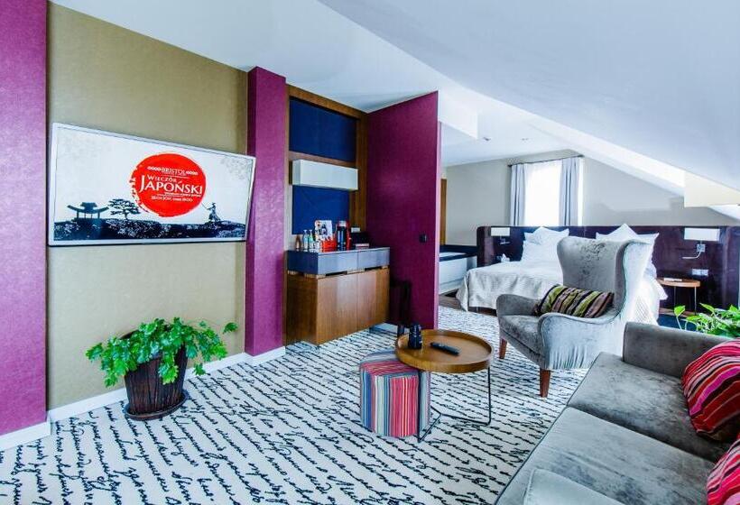 استودیوی استاندارد, Grand Hotel Boutique