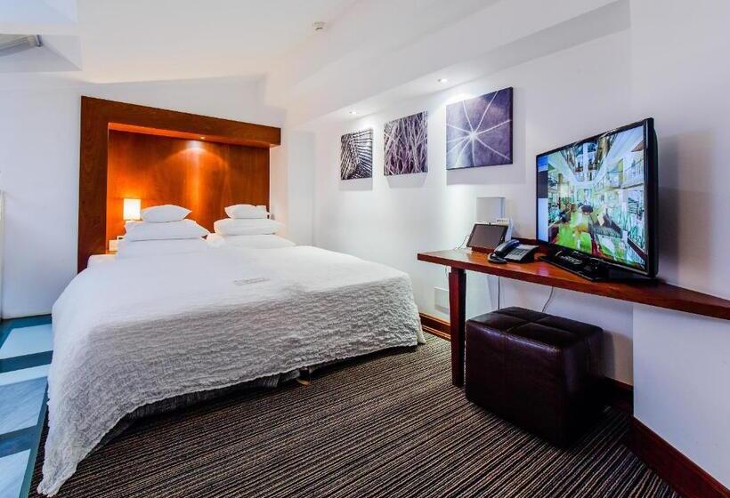 استودیوی استاندارد, Grand Hotel Boutique