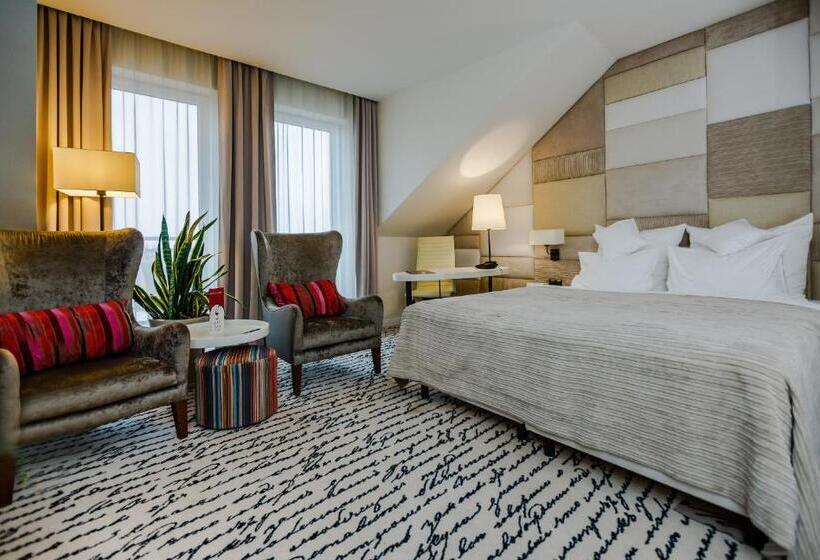 Студия Стандарт, Grand Hotel Boutique