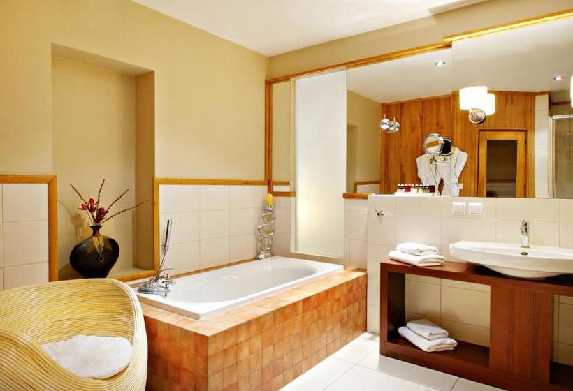 استودیوی استاندارد, Grand Hotel Boutique