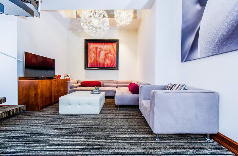 Estudio Estándar, Grand Hotel Boutique