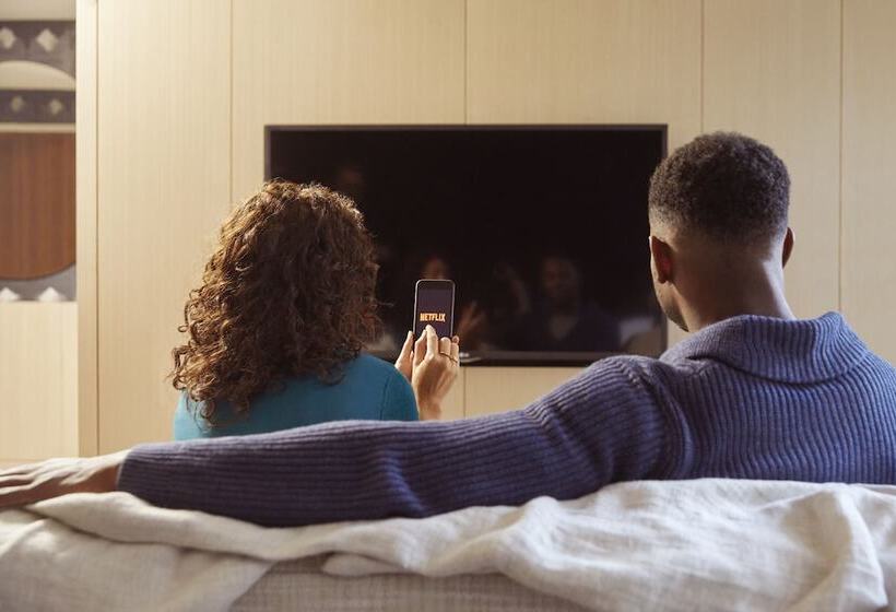 اتاق استاندارد با چشمانداز استخر, Hyatt Place Dubai Al Rigga