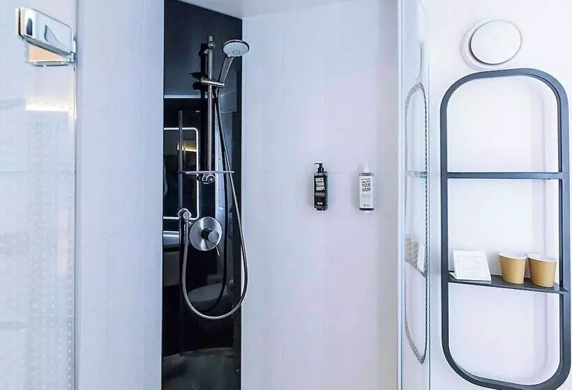 Quarto standard, Ibis Lisboa Parque Das Nações