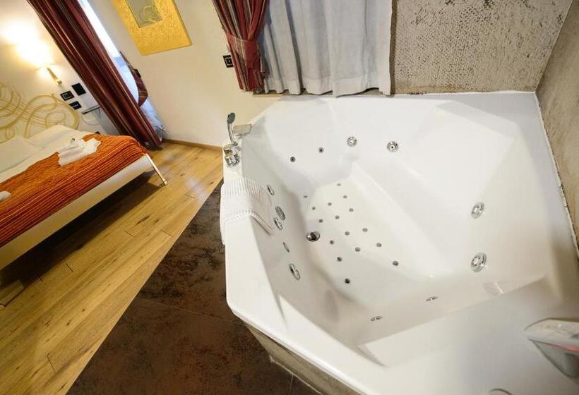 Pokój Deluxe, Luxury Ripetta 2