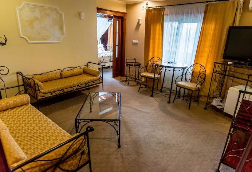 デラックススイート, Predeal Comfort Suites