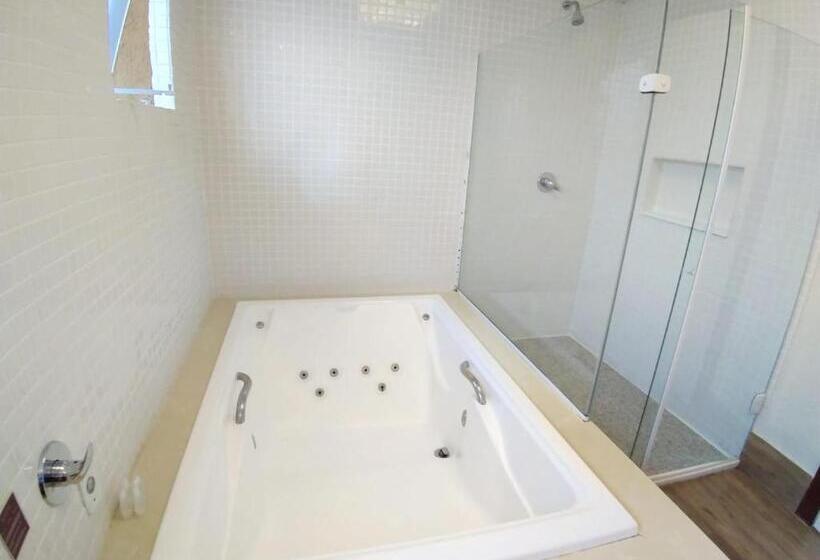 جناح مزود بجاكوزى, Rio Buzios Boutique