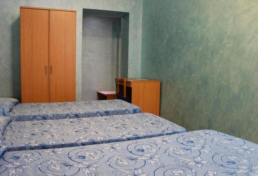 スタンダード４人部屋, Tokyo