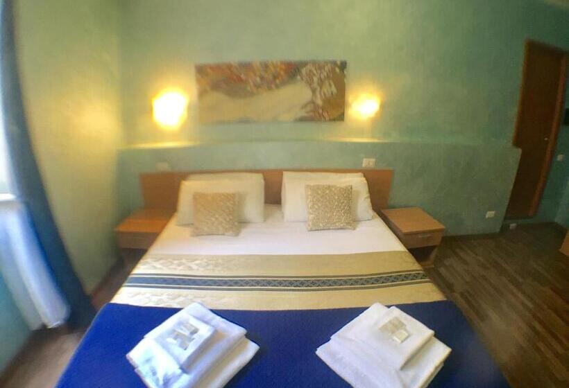 スタンダード４人部屋, Tokyo