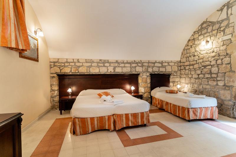اتاق استاندارد سه نفره, Palazzo Il Cavaliere B&b De Charme