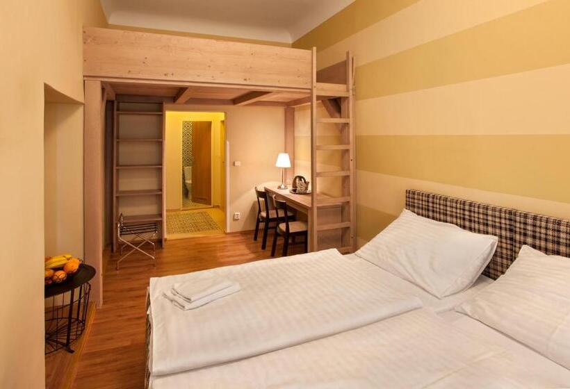اتاق استاندارد چهار تخته, Residence Corto Old Town