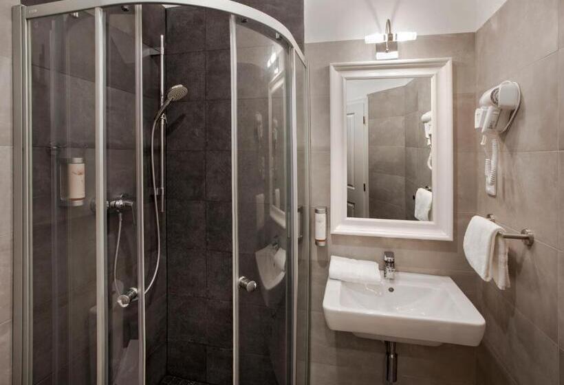 اتاق کلاسیک چهارنفره, Residence Corto Old Town