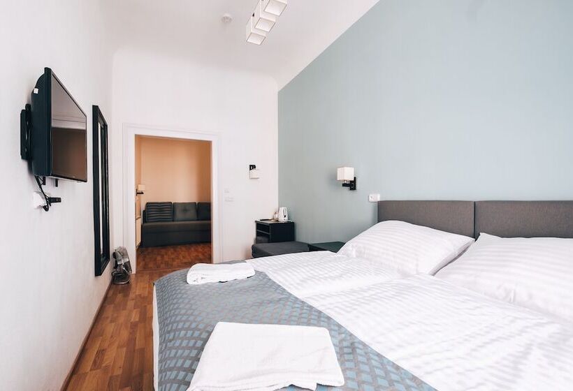 اتاق کلاسیک چهارنفره, Residence Corto Old Town