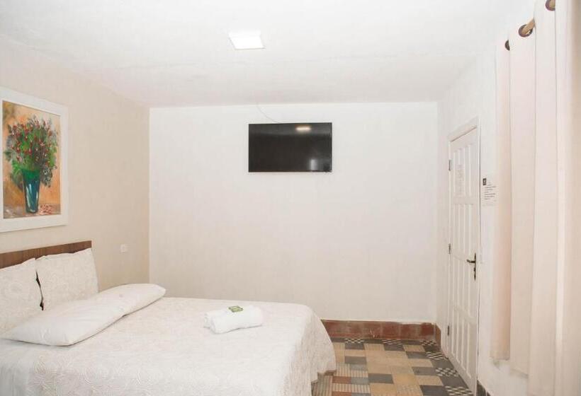 Quarto Deluxe, Pousada Fm Premium   Vila Capivari