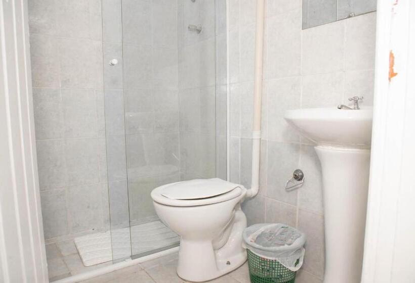 Quarto Deluxe, Pousada Fm Premium   Vila Capivari