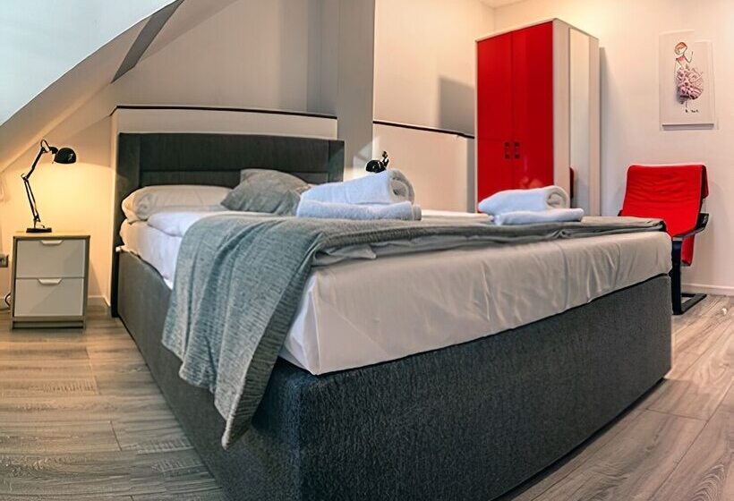 اتاق کلاسیک, Check In