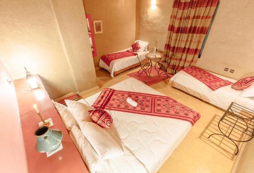 اتاق استاندارد چهارنفره با سرویس بهداشتی مشترک, Dar El Janoub