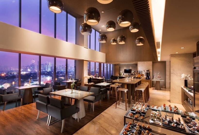 行政房间, Doubletree By Hilton Jakarta   Diponegoro
