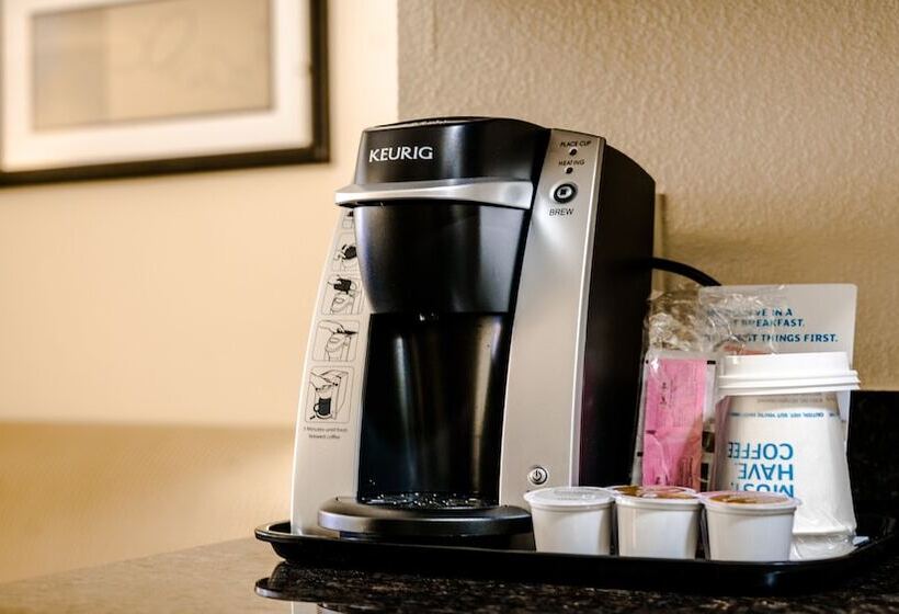 סוויטה, Holiday Inn Express Hotel & Suites Pampa, An Ihg