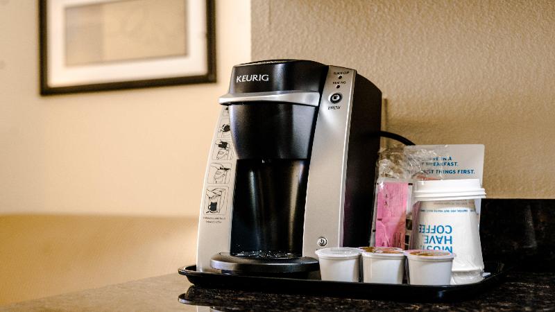 מיטת קינג בסוויטה, Holiday Inn Express Hotel & Suites Pampa, An Ihg