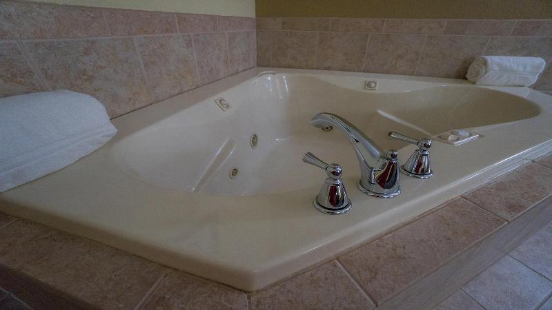 חדר סטנדרט עם מיטת קינג, Holiday Inn Express Hotel & Suites Pampa, An Ihg