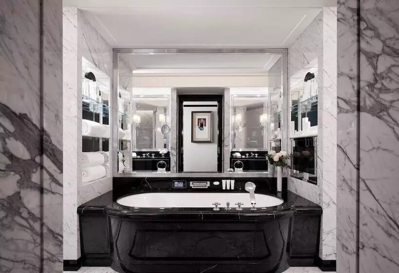 プレミアムルーム, The Peninsula Paris