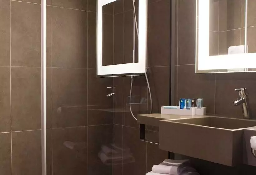 Superior-huone, Novotel London Brentford