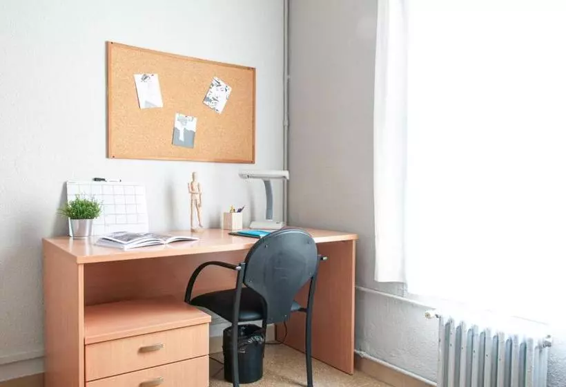اتاق اکونومی, Residencia Universitaria Sant Jordi