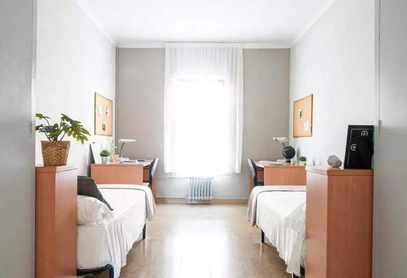 اتاق اکونومی, Residencia Universitaria Sant Jordi