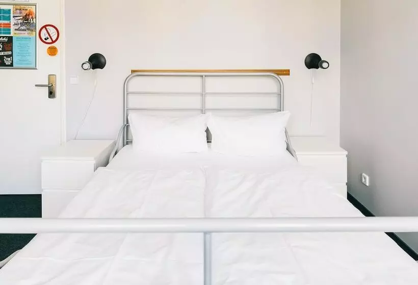 اتاق استاندارد با سرویس بهداشتی مشترک, St Christopher's Berlin Alexanderplatz Hostel