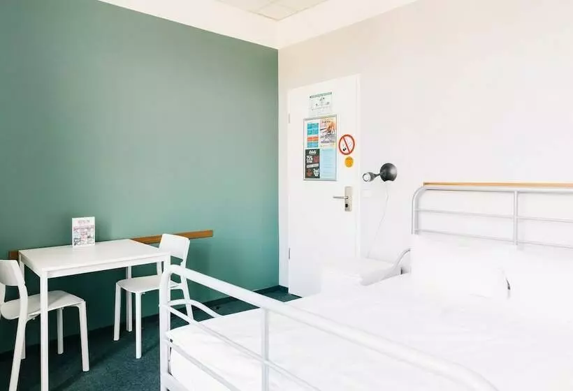 اتاق استاندارد با سرویس بهداشتی مشترک, St Christopher's Berlin Alexanderplatz Hostel