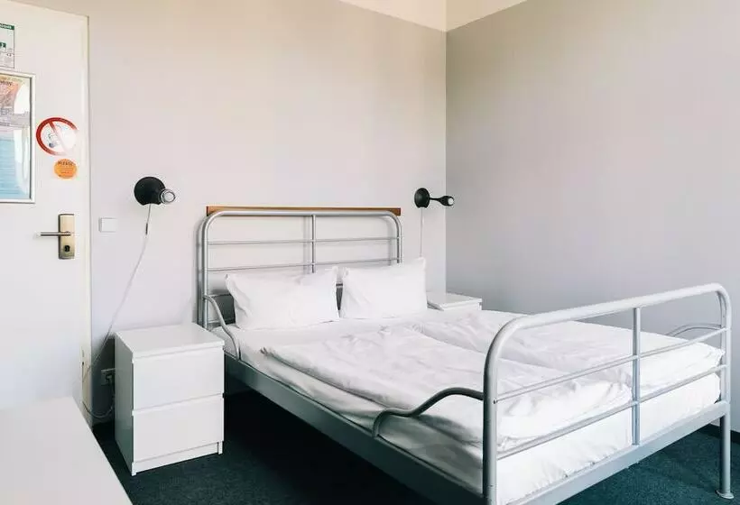 اتاق استاندارد با سرویس بهداشتی مشترک, St Christopher's Berlin Alexanderplatz Hostel